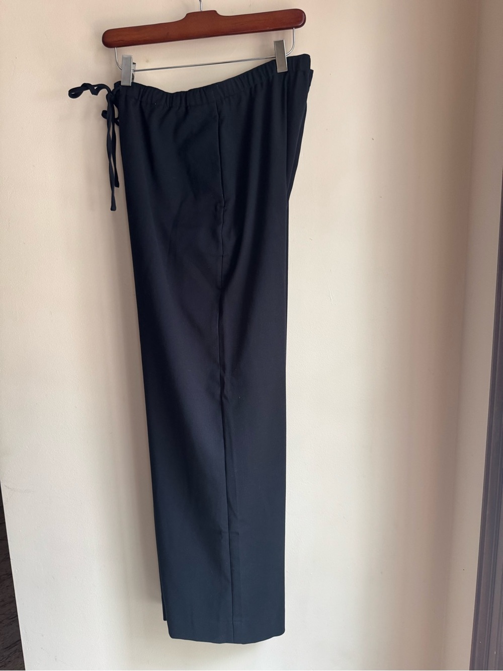 Abercrombie & Fitch Black Straight-Leg Pants - Picture 3 of 5
